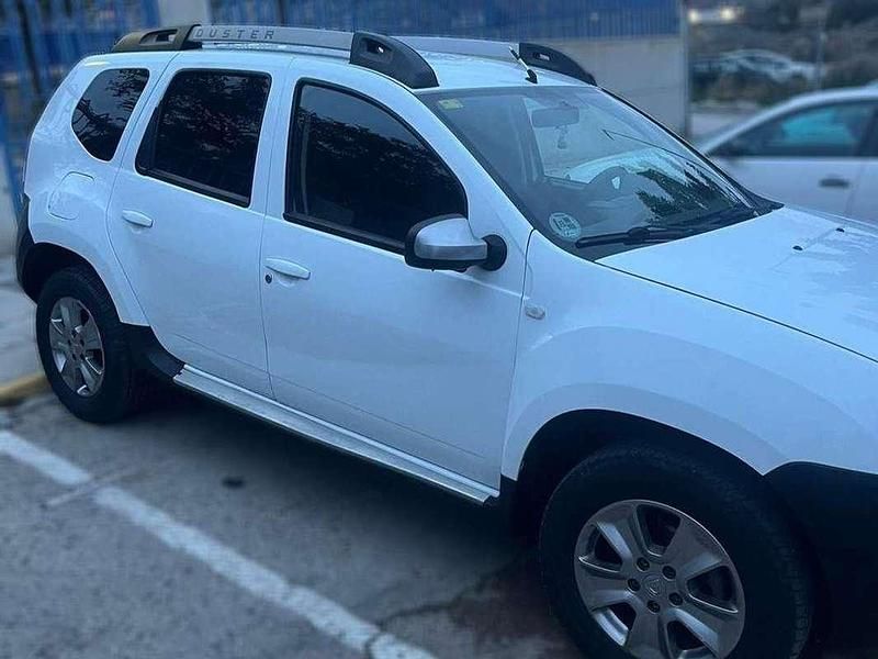 Usado Dacia Duster Lauréate 110 CV (80 kW) 2014 Blanco SUV