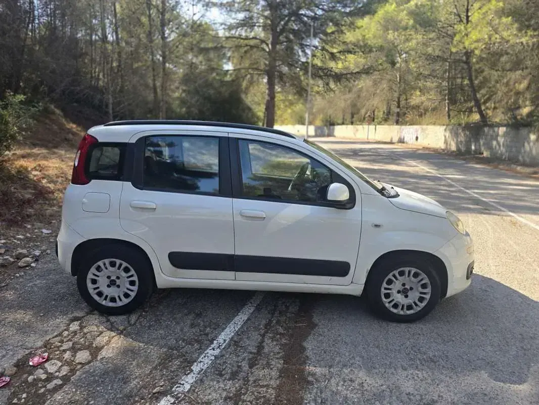 Usado Fiat Panda Lounge 69 CV (50 kW) 2015 Blanco Utilitario