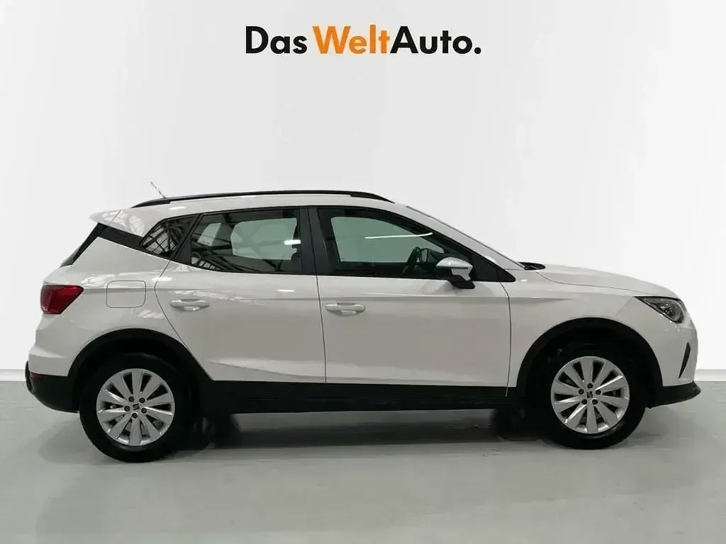 Usado Seat Arona Style Plus 110 CV (80 kW) 2022 Blanco SUV