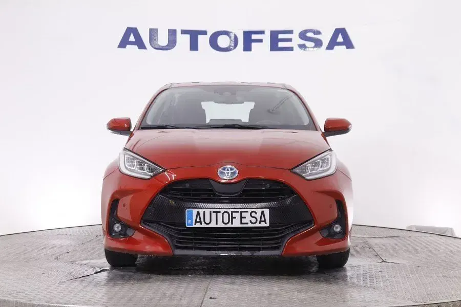 Usado Toyota Yaris Active 116 CV (85 kW) 2023 Rojo Utilitario