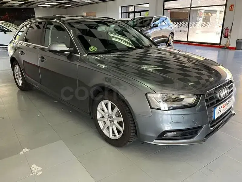 Usado Audi A4 S-Line 143 CV (105 kW) 2012 Gris / plata Familiar