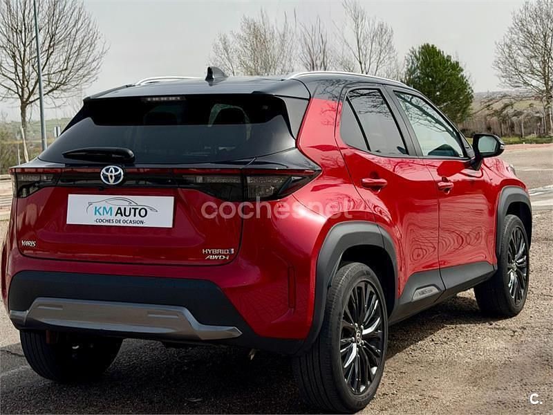 Usado Toyota Yaris Cross 116 CV (85 kW) 2022 Rojo SUV
