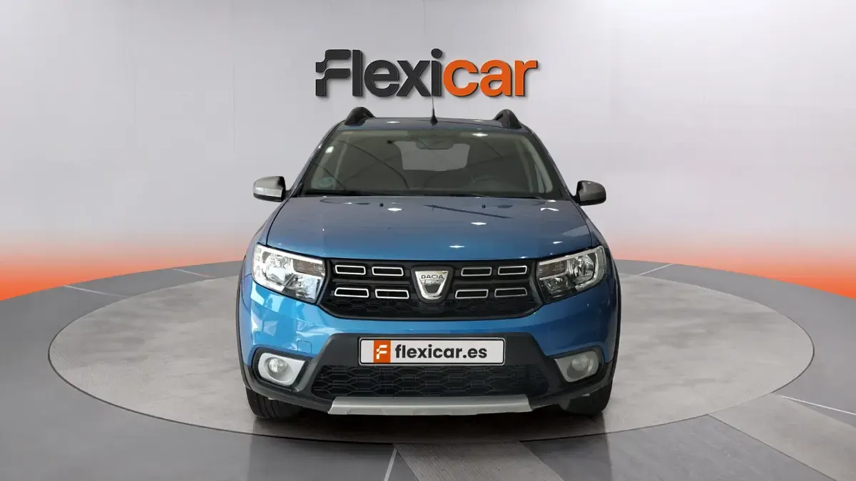 Usado Dacia Sandero Comfort 101 CV (74 kW) 2020 Azul Berlina