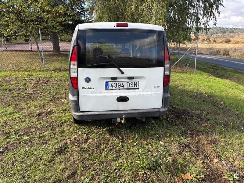Usado Fiat Doblò Active 75 CV (55 kW) 2009 Blanco Monovolumen
