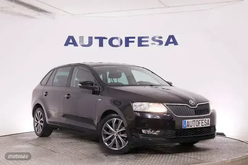 Usado Skoda Rapid 116 CV (85 kW) 2017 Negro Utilitario