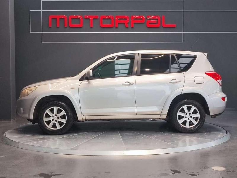 Usado Toyota RAV4 Premium 177 CV (130 kW) 2007 Gris / plata SUV