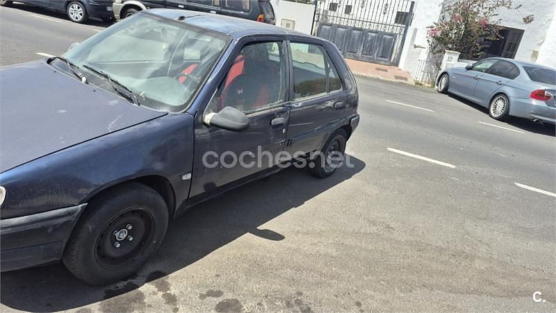 Usado Citroën Saxo Seduction 75 CV (55 kW) 1999 Azul Utilitario