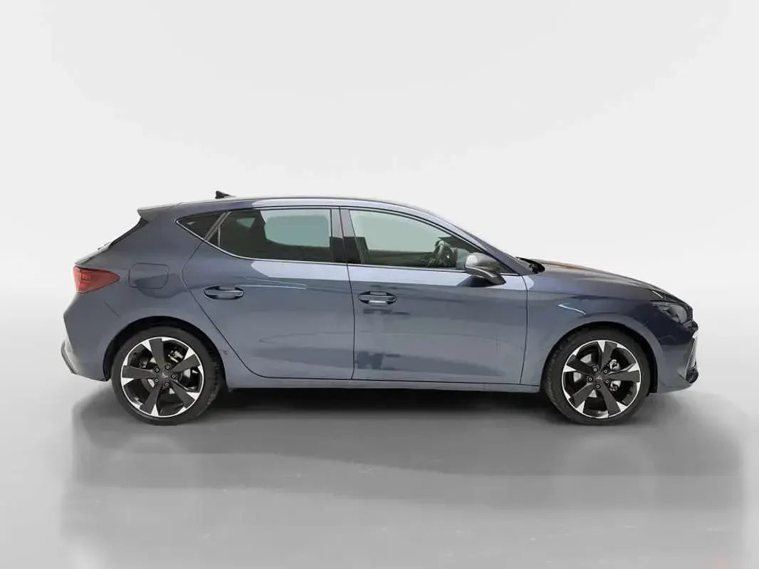 Usado Cupra Leon 150 CV (110 kW) 2025 Gris Berlina