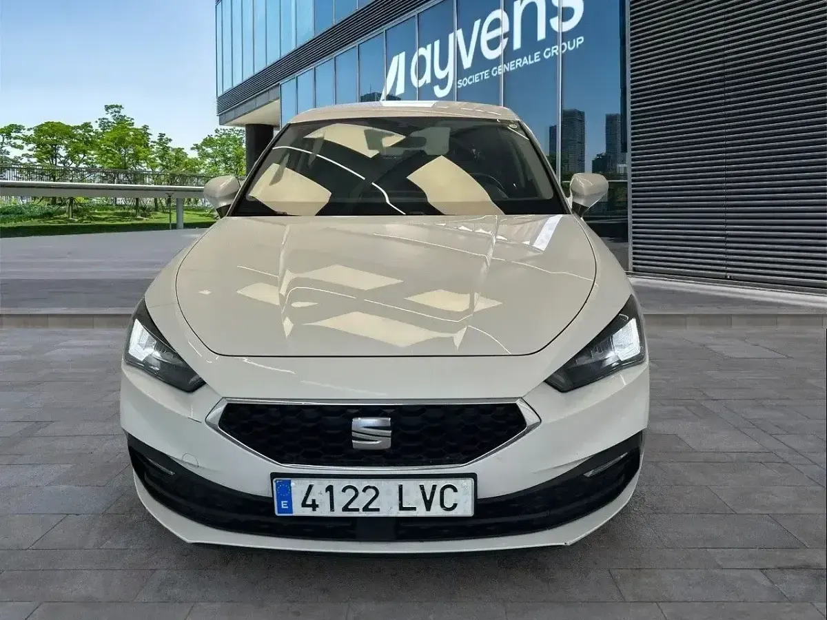 Usado Seat Leon Style 116 CV (85 kW) 2021 Blanco Utilitario