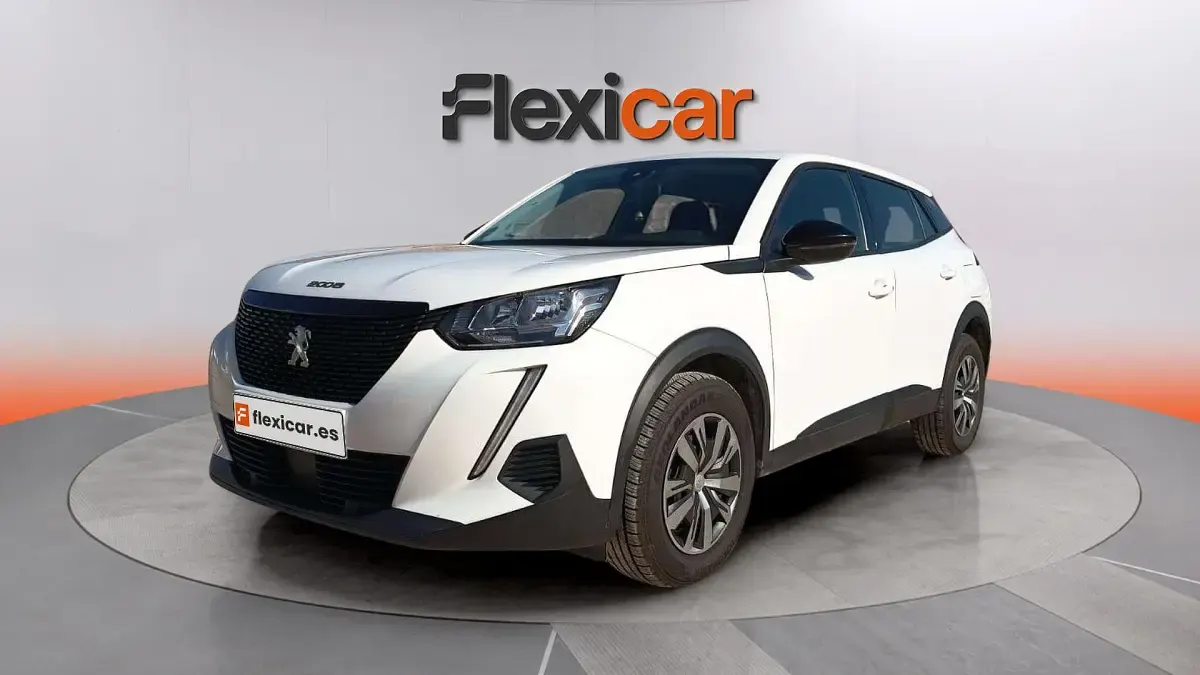 Usado Peugeot 2008 Active 110 CV (80 kW) 2022 Blanco SUV