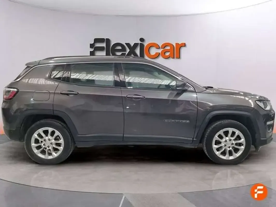 Usado Jeep Compass Limited 150 CV (110 kW) 2023 Gris SUV