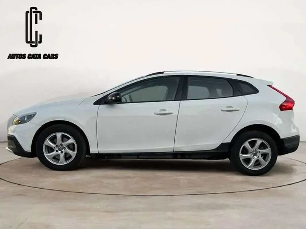 Usado Volvo V40 Kinetic 114 CV (83 kW) 2015 Blanco SUV