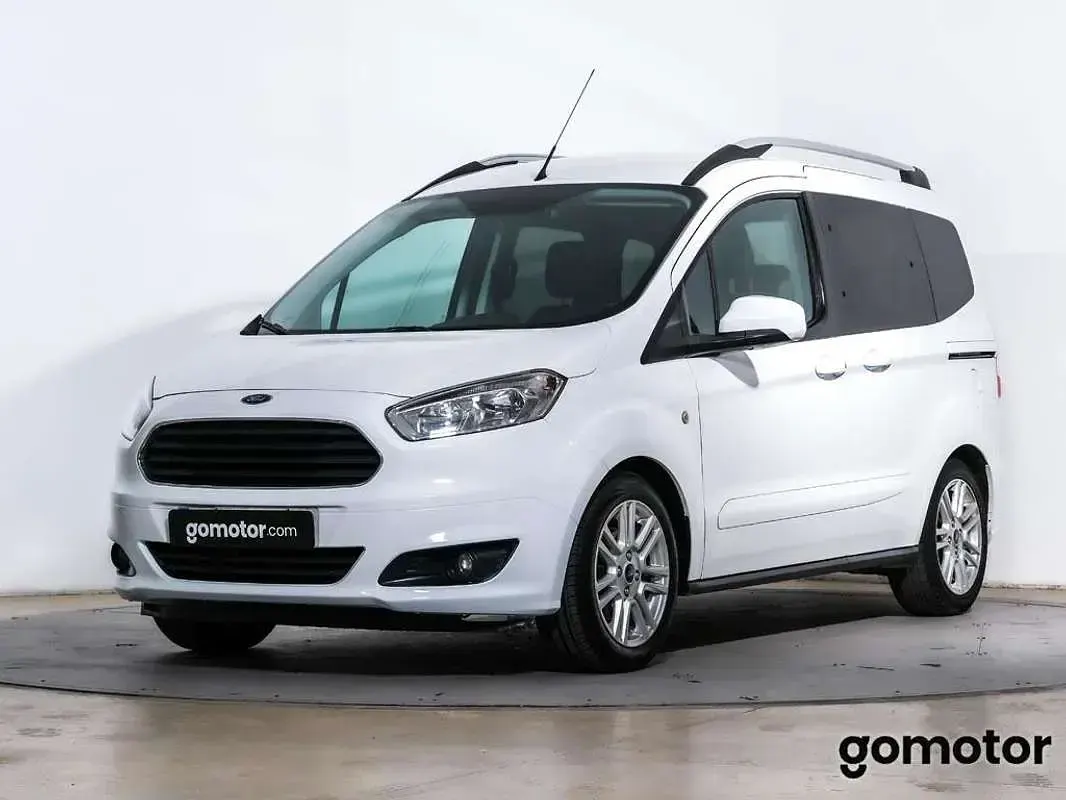 Usado Ford Tourneo Courier Titanium 102 CV (75 kW) 2017 Blanco Monovolumen
