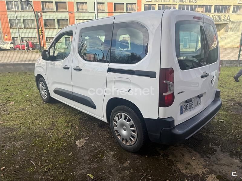 Usado Opel Combo Life Edition 102 HP (75 kW) 2021 Branco Monovolume