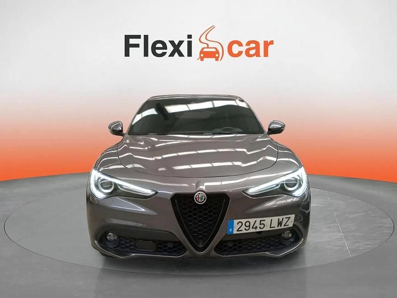 Usado Alfa Romeo Stelvio Sprint 160 CV (117 kW) 2022 Gris SUV