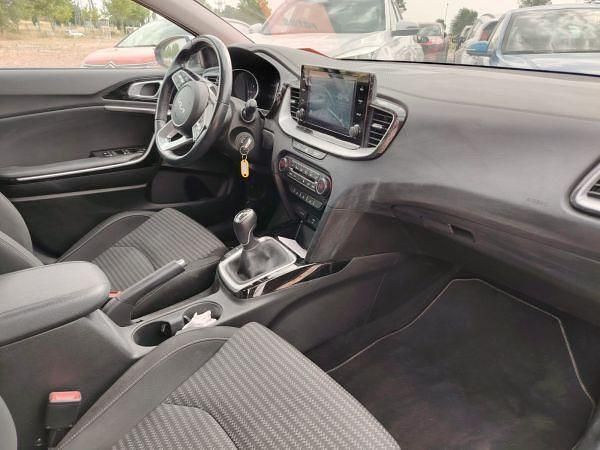 Usado Kia Ceed 120 CV (88 kW) 2022 Blanco Utilitario