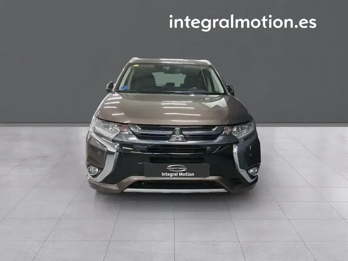 Usado Mitsubishi Outlander P-HEV 203 CV (149 kW) 2018 Gris SUV