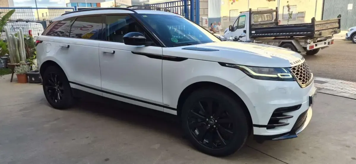 Usado Land Rover Range Rover Velar R-Dynamic 241 CV (177 kW) 2018 Blanco SUV