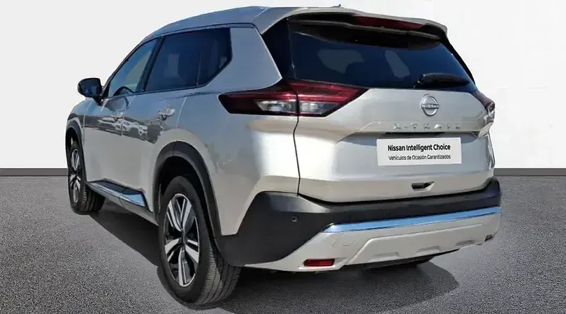 Usado Nissan X-Trail Tekna 163 CV (119 kW) 2023 Champagne silver SUV