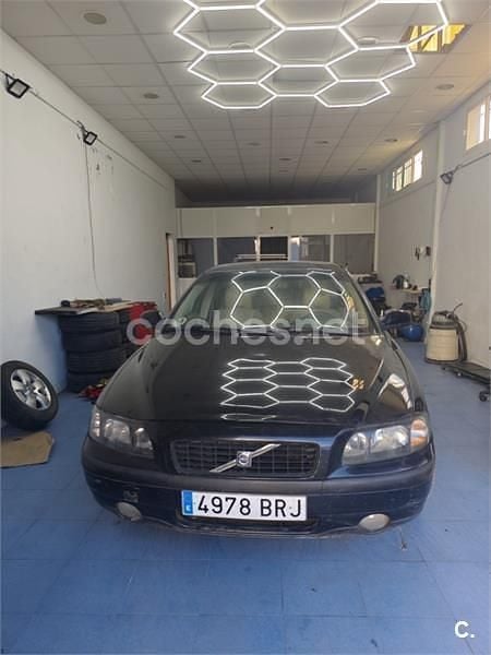 Negro Usado 2001 Volvo S60 Berlina | 2700 € - Imagen 1/4