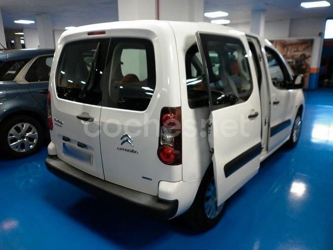 Usado Citroën Berlingo Feel 100 CV (73 kW) 2016 Blanco Monovolumen