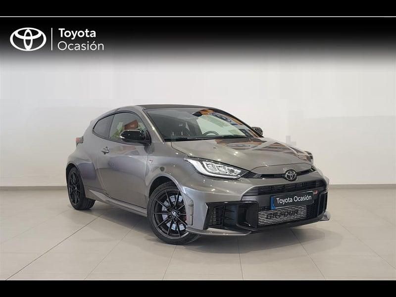 Usado Toyota Yaris 276 CV (202 kW) 2024 Gris / plata Utilitario