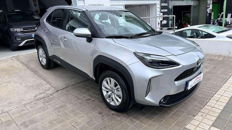 Usado Toyota Yaris Cross Active 125 CV (91 kW) 2023 Gris SUV