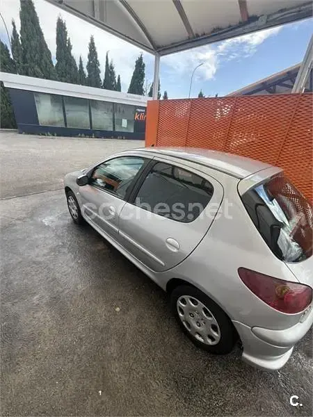 Usado Peugeot 206 75 CV (55 kW) 2006 Gris / plata Berlina