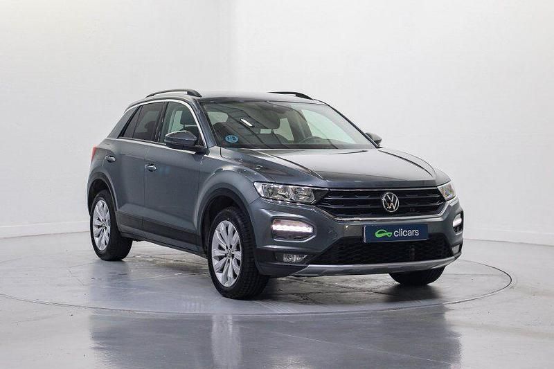Usado VW T-Roc Advance 150 CV (110 kW) 2021 Gris SUV