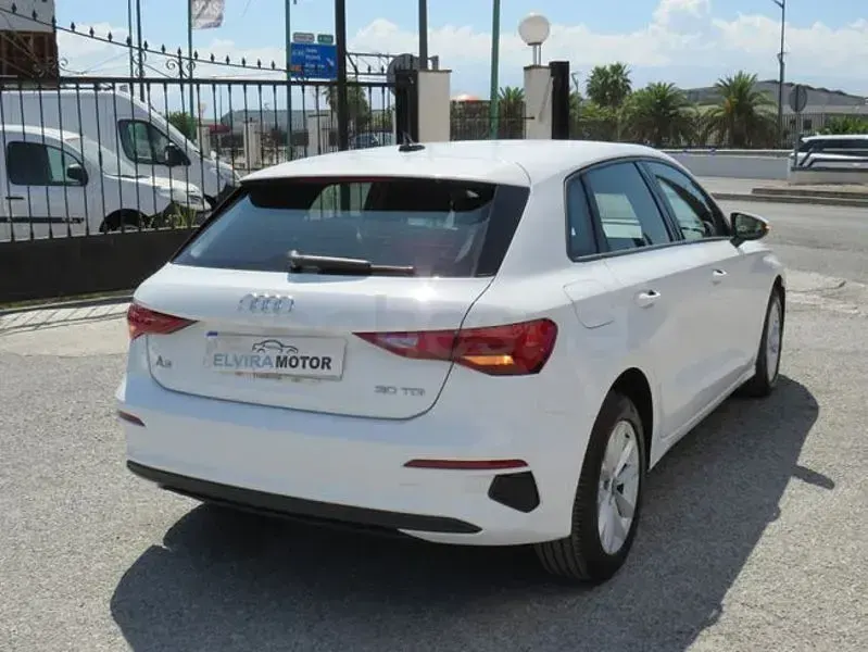 Usado Audi A3 Advanced Plus 116 CV (85 kW) 2022 Blanco Berlina