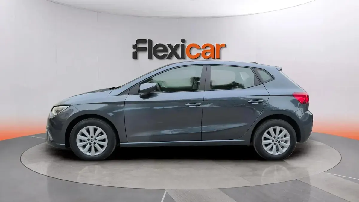 Usado Seat Ibiza Style 80 CV (58 kW) 2023 Gris Utilitario