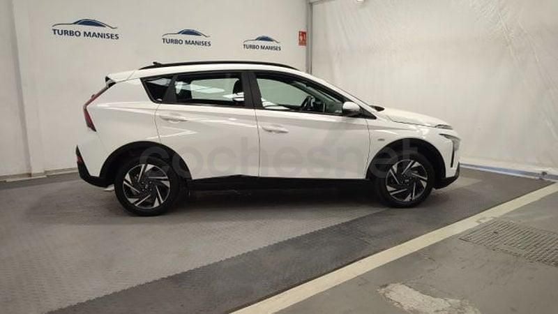 Usado Hyundai Bayon 100 CV (73 kW) 2024 Blanco SUV