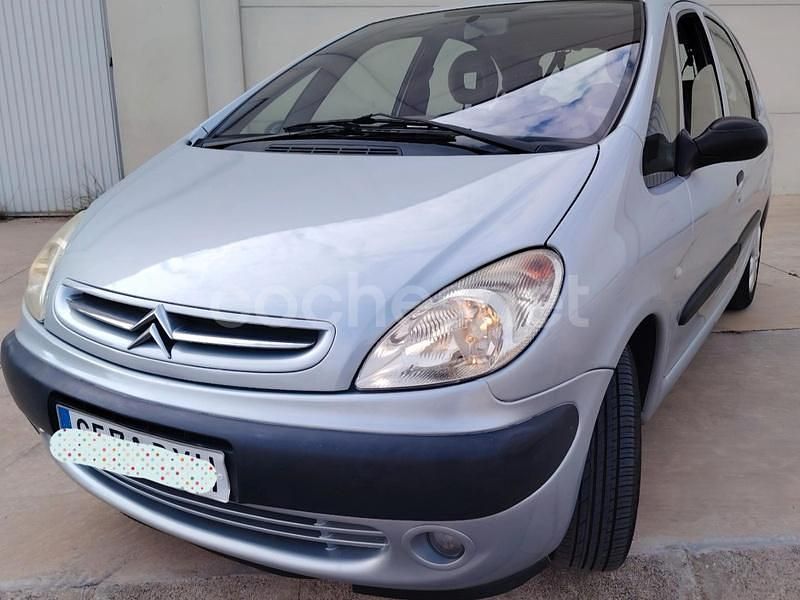 Usado Citroën Xsara Picasso 95 CV (69 kW) 2002 Gris / plata Monovolumen