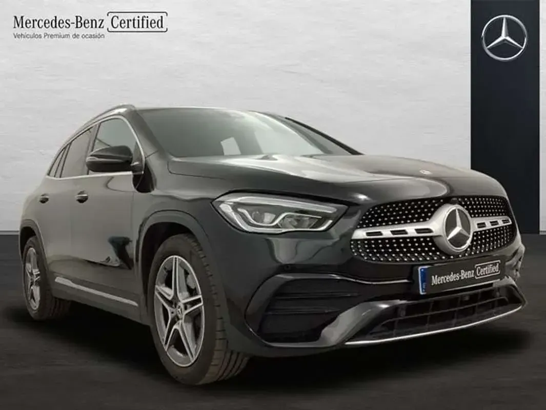 Usado Mercedes GLA180 136 CV (100 kW) 2021 Negro SUV