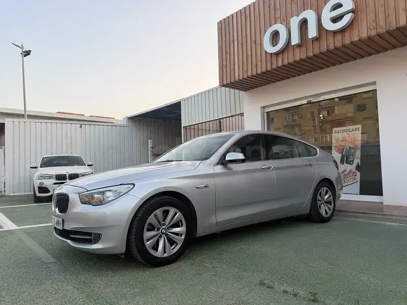 Usado BMW 535 Comfort Edition 300 CV (220 kW) 2010 Gris / plata Berlina