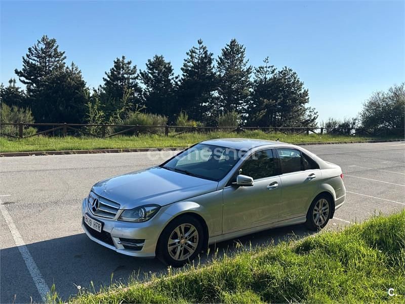 Usado Mercedes C220 Avantgarde 170 HP (125 kW) 2013 Cinzento Sedan
