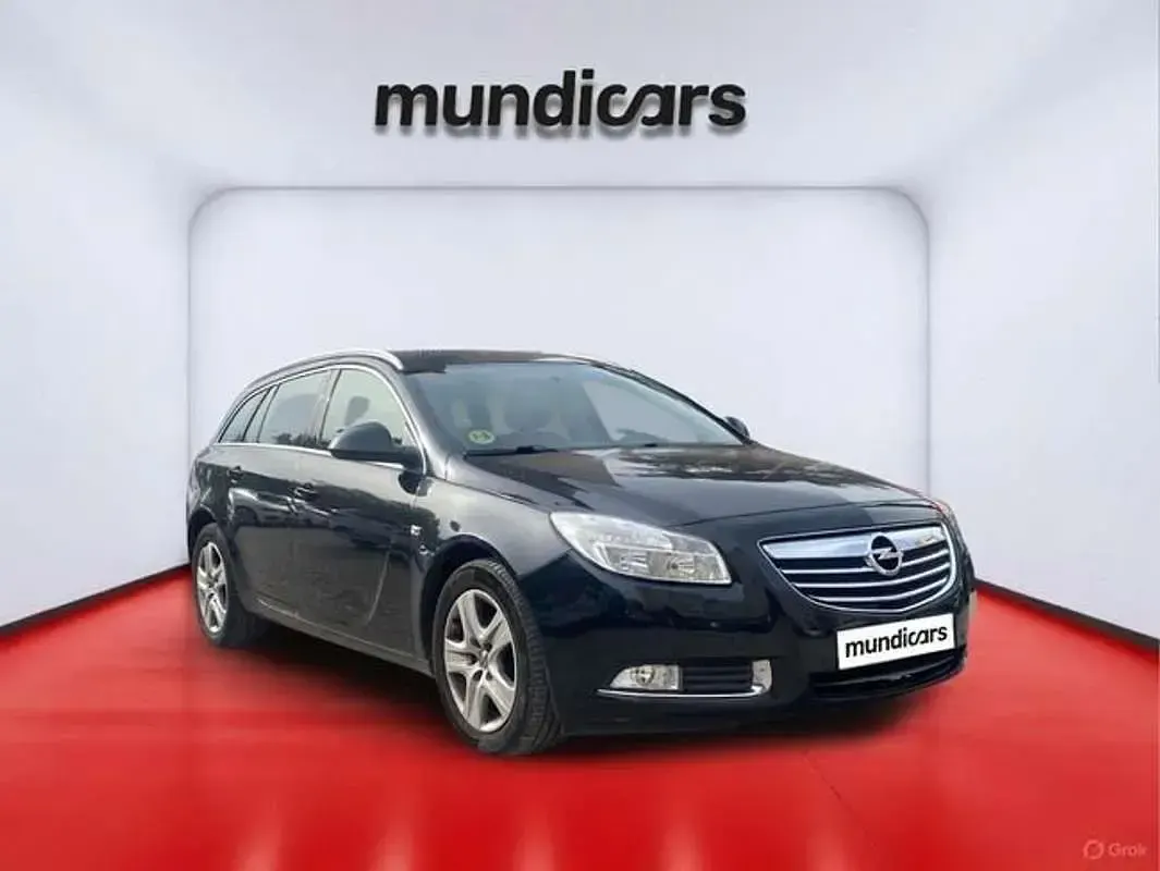Usado Opel Insignia Selective 131 CV (96 kW) 2013 Negro Familiar