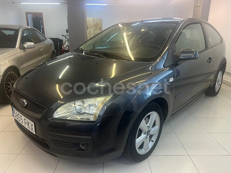 Negro Usado 2006 Ford Focus Trend Berlina | 2990 € (Precio justo) - Imagen 1/4