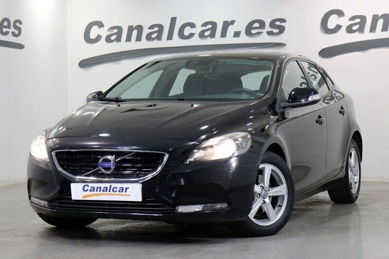 Usado Volvo V40 Kinetic 115 CV (84 kW) 2012 Negro Familiar