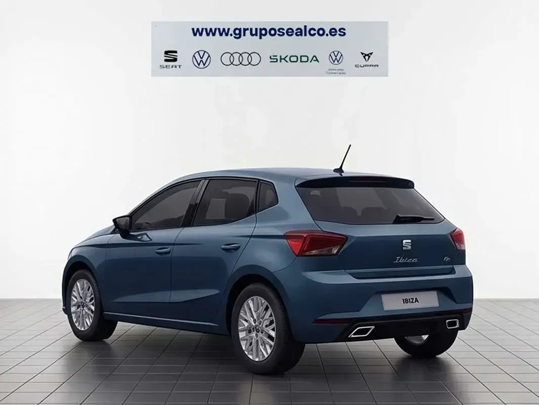 Usado Seat Ibiza FR 116 CV (85 kW) 2025 Azul Utilitario
