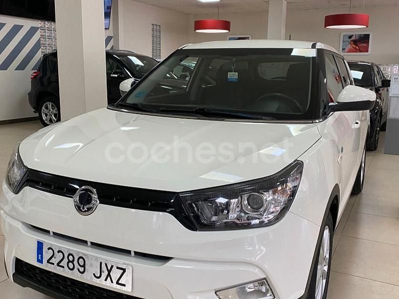 Usado Ssangyong (KGM) Tivoli Limited 115 CV (84 kW) 2017 Blanco SUV