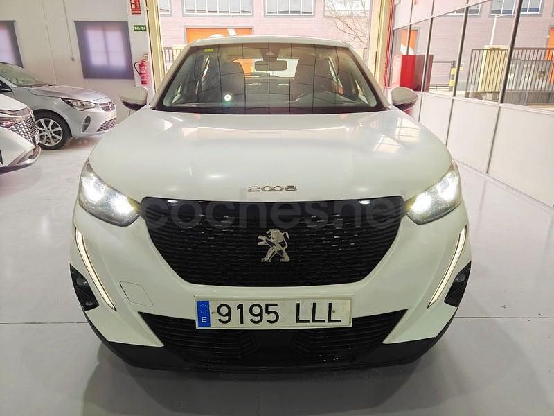 Usado Peugeot 2008 Active 100 CV (73 kW) 2020 Granate SUV