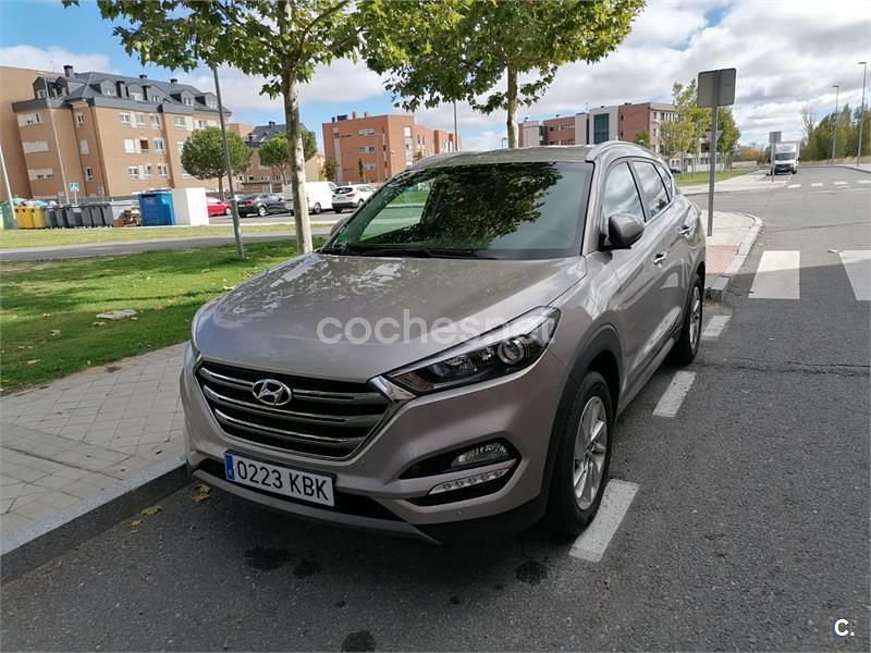 Usado Hyundai Tucson 115 CV (84 kW) 2017 Gris / plata SUV