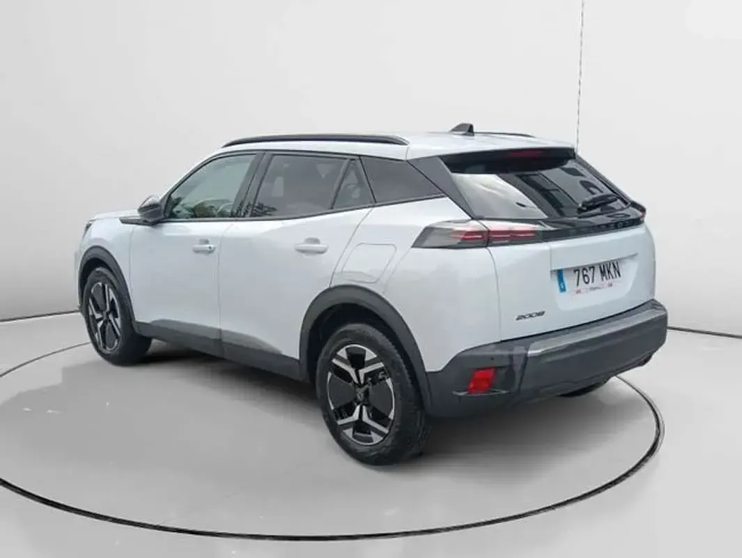 Usado Peugeot 2008 Allure 101 CV (74 kW) 2023 Blanco SUV