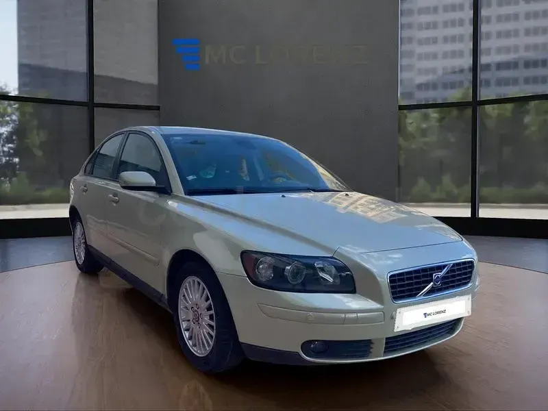 Usado Volvo S40 Momentum 140 CV (102 kW) 2006 Beige Berlina
