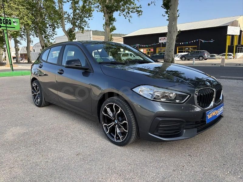 Usado BMW 116 Advantage 116 HP (85 kW) 2020 Cinzento Citadino
