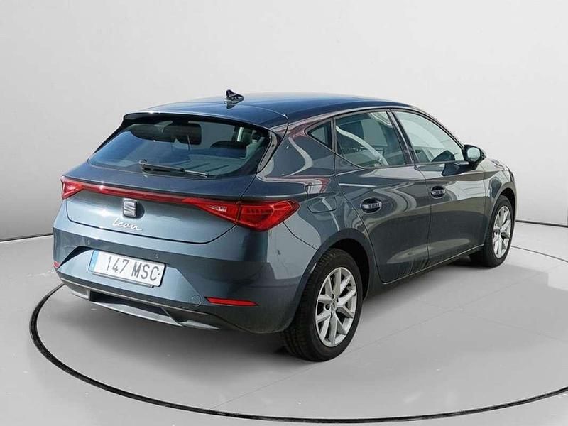 Usado Seat Leon Style 111 CV (81 kW) 2024 Azul Utilitario
