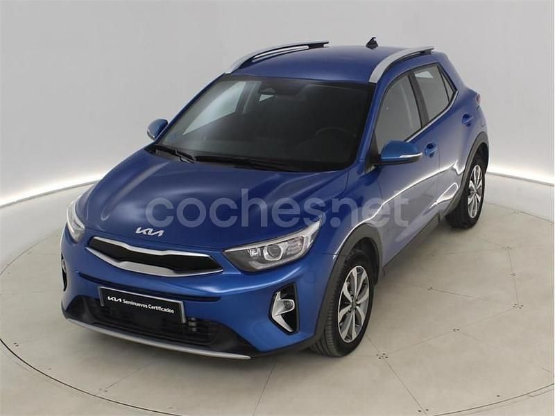 Azul Usado 2024 Kia Stonic SUV | 20.209 € (Un poco caro) - Imagen 1/4