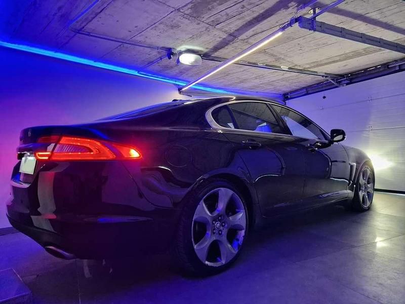 Negro Usado 2012 Jaguar XF Premium Luxury Berlina | 10.500 € (Precio justo) - Imagen 1/4