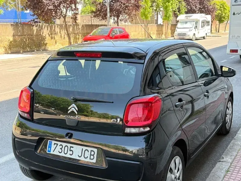 Usado Citroën C1 Feel 82 CV (60 kW) 2015 Negro Utilitario